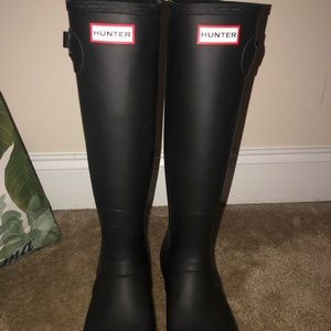 Tall size 9 Hunter boot